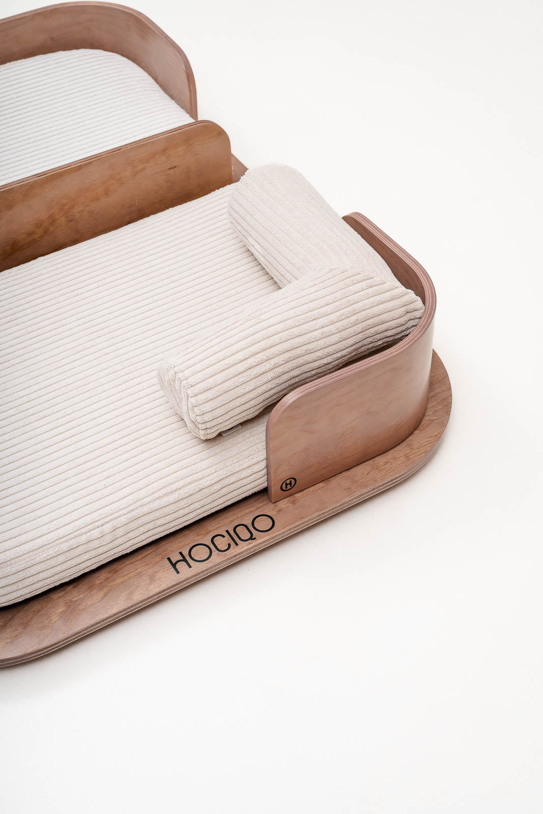 Sensu Bed, Para dos